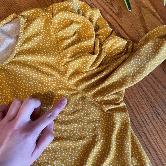 ADRIANNA PAPELL Caterpillar Sleeve 3/4 Sleeve Top Mustard Golden Yellow Printed - Picture 14 of 14